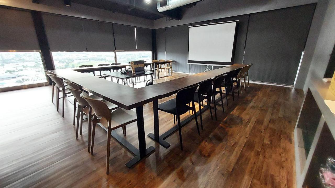 Royal Roi Hotel Taichung Exterior photo